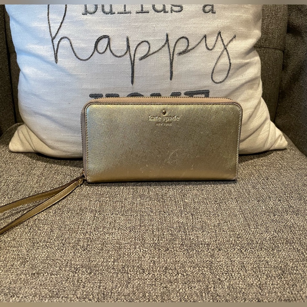 Kate Spade Gold Wristlet Wallet!